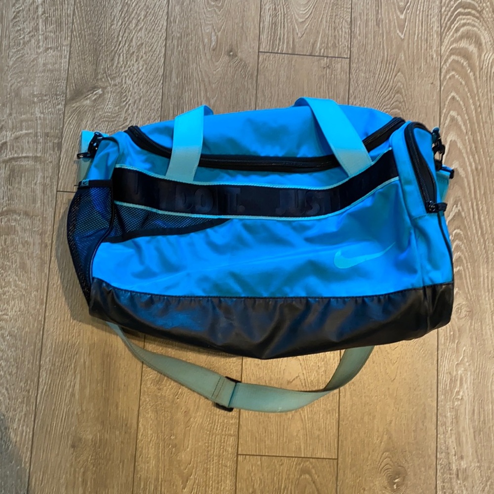 NIKE BLUE GYM BAG